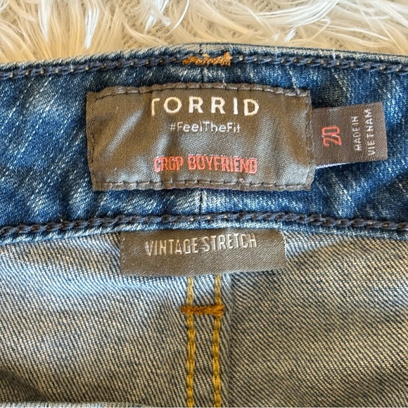 Torrid Women’s Crop Raw Hem Boyfriend Vintage Stretch Jeans SZ 20 - Picture 7 of 9